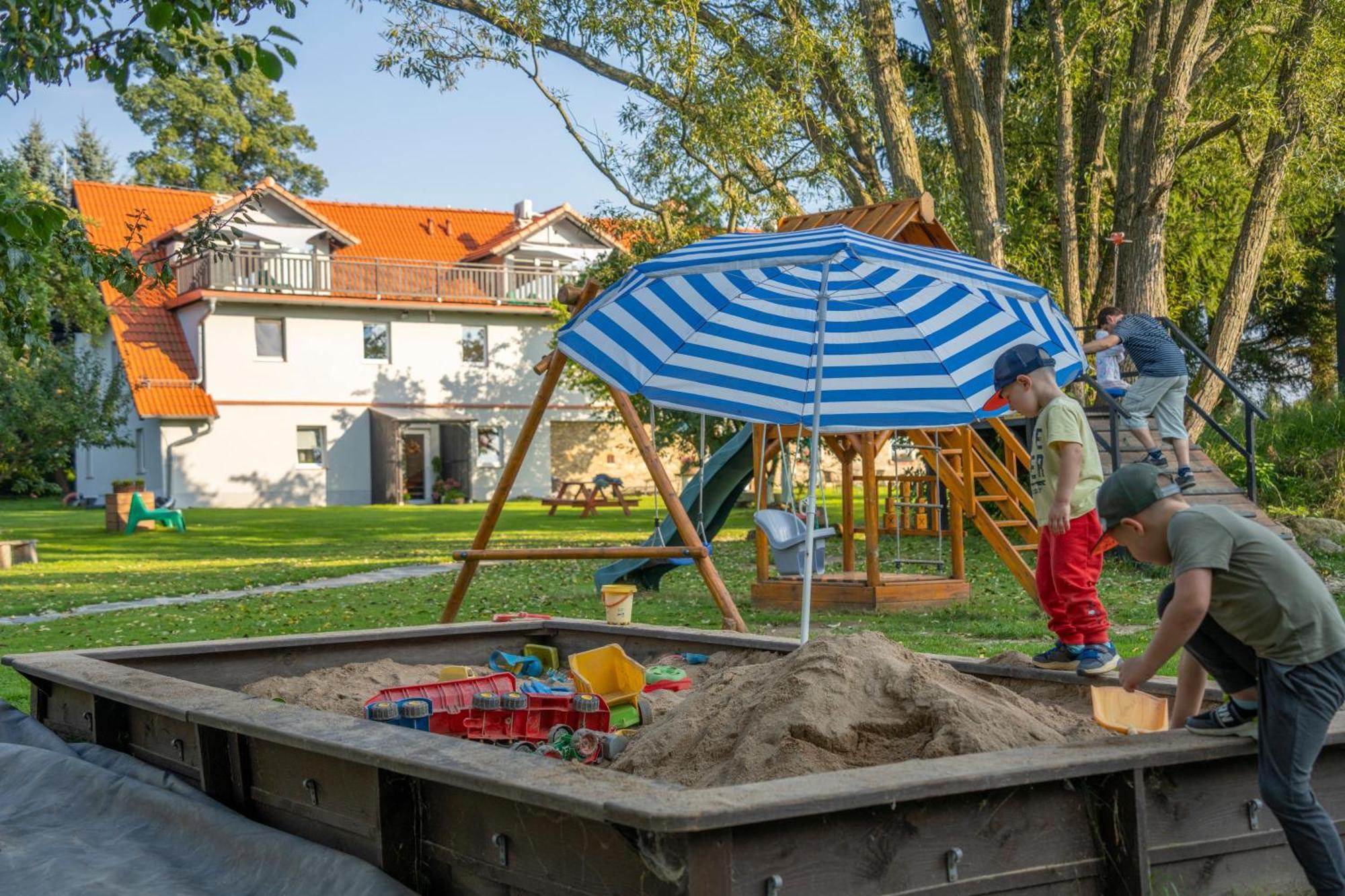 Gajowka  Dom W Domu - Izera Glamping B&B 외부 사진
