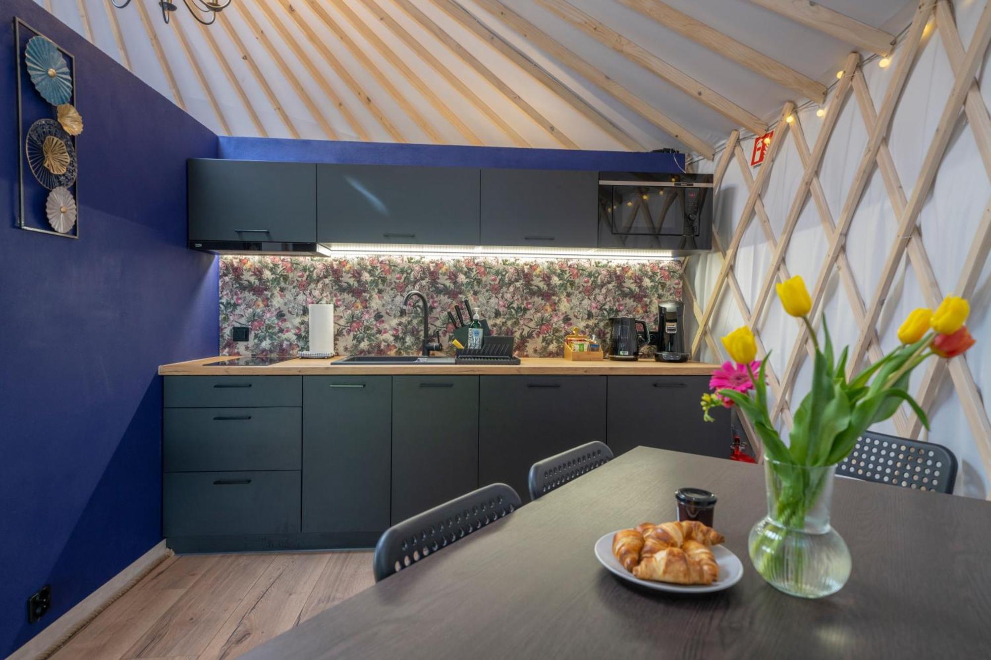 Gajowka  Dom W Domu - Izera Glamping B&B 객실 사진
